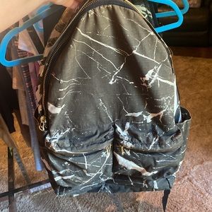 #1 Backpack in Black Marble/All Over White